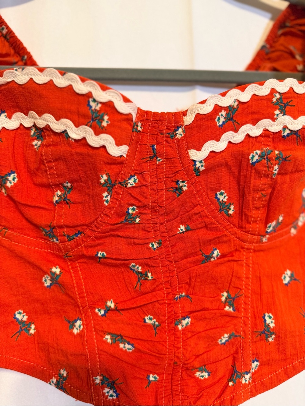 Urban outfitters Red Floral Ruffle-Trim Bustier Crop Top - Picture 2 of 3